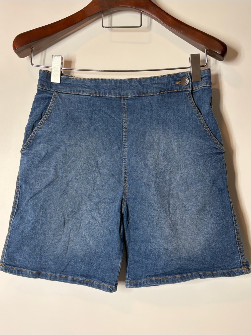 Hell Bunny Medium Blue Denim Jean Shorts size large